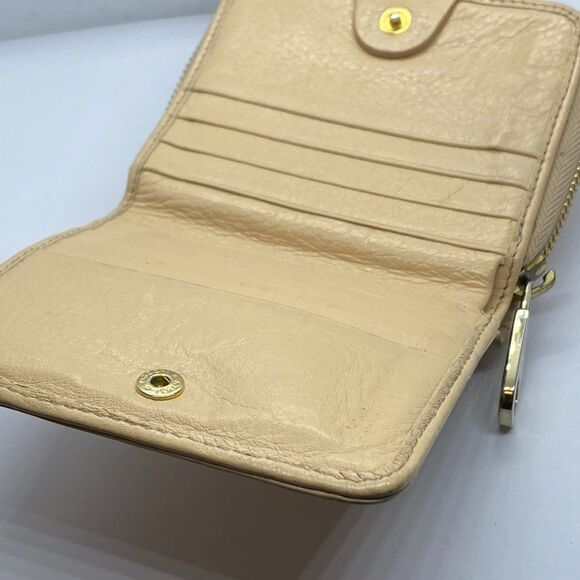 Chloe Beige Leather Small Designer Wallet w/ Box, Dust Bag & Authenticity Card - Picture 11 of 14